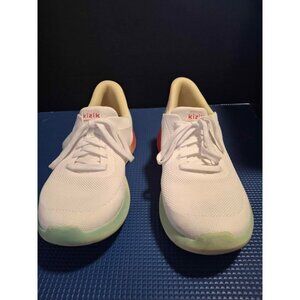 Kizik Womens White Mesh Sneakers With Hands-Free Technology. Size 8.5